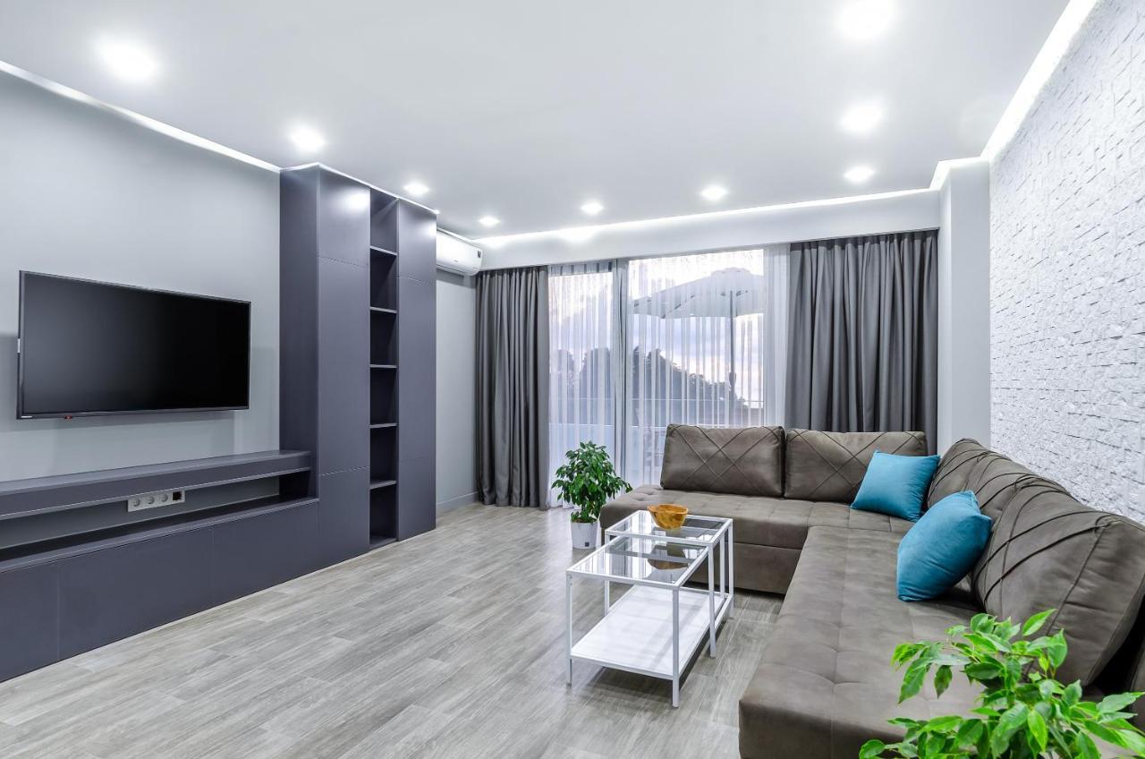 Line Apartment